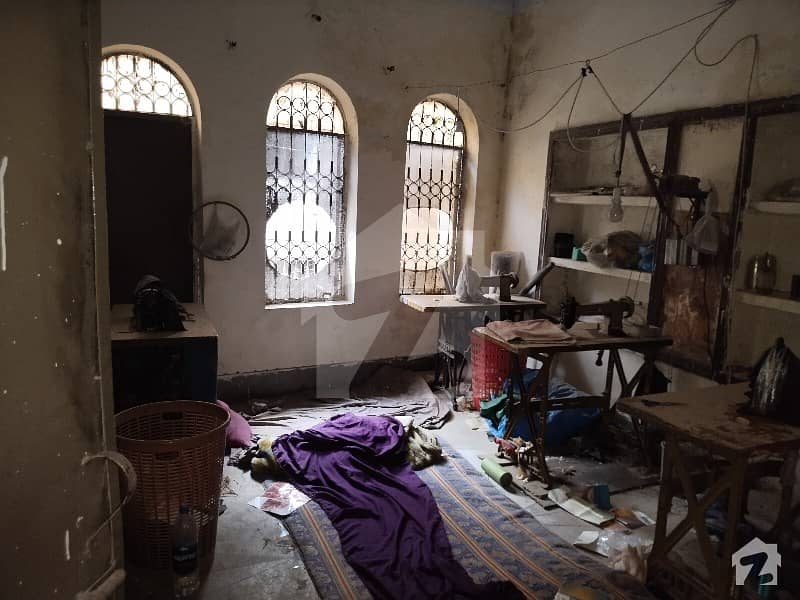 بھگت پورہ لاہور میں 5 کمروں کا 4 مرلہ مکان 80 لاکھ میں برائے فروخت۔