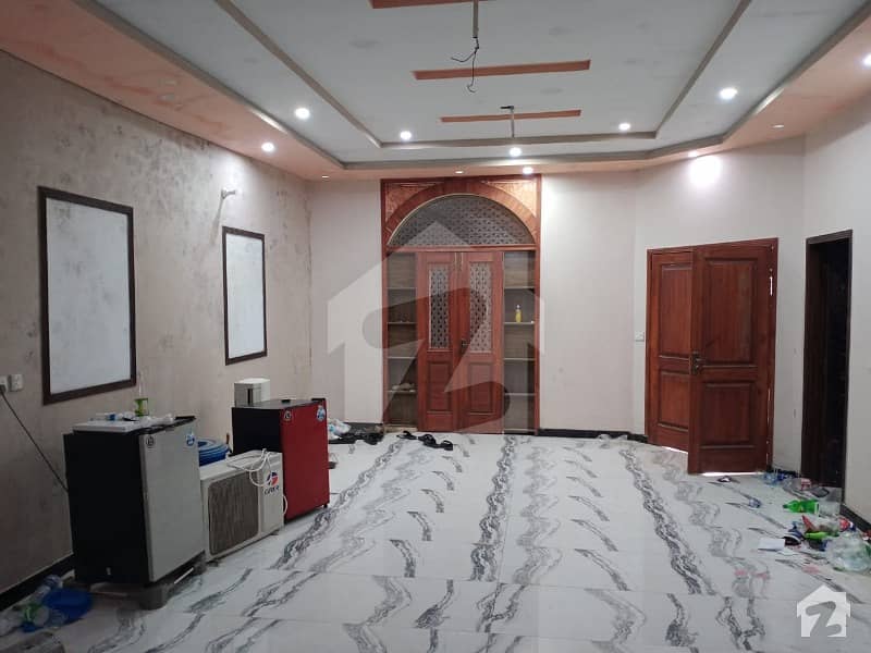 سنی پارک لاہور میں 2 کمروں کا 10 مرلہ زیریں پورشن 50 ہزار میں کرایہ پر دستیاب ہے۔