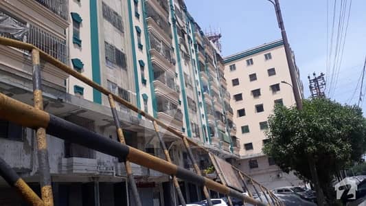 کلفٹن ۔ بلاک 6 کلفٹن کراچی میں 2 کمروں کا 4 مرلہ فلیٹ 90 لاکھ میں برائے فروخت۔