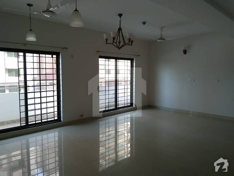 10-Marla, 3-BedRoom's, BRAND NEW Flat Available For Rent.