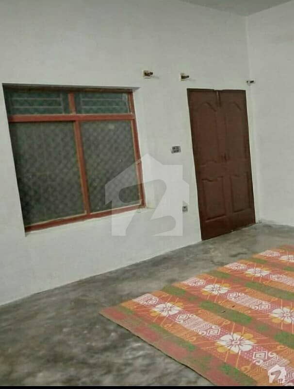 تبلیغی مرکز تلہ گینگ میں 2 کمروں کا 4 مرلہ مکان 30 لاکھ میں برائے فروخت۔