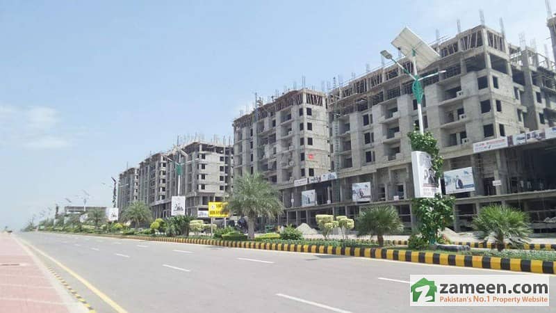 Gulberg Trade Centre 820 Sq Feet Flat Available For Sale