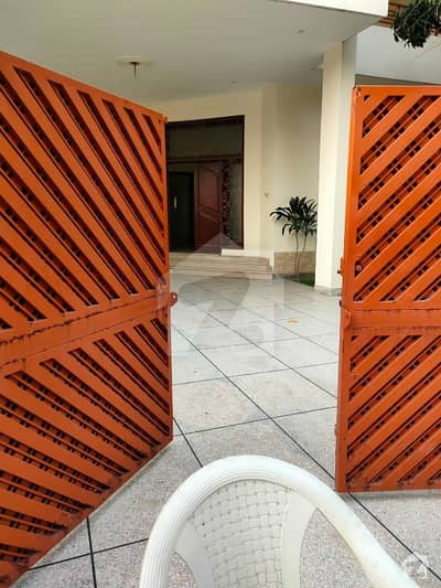14 Marla Facing Park Beautiful 4 Bed Solid House Available For Sale At Link Road Model Town Lahore 14 Marla Facing Park Beautiful 4 Bed Solid House Available For Sale At Link Road Model Town Lahore