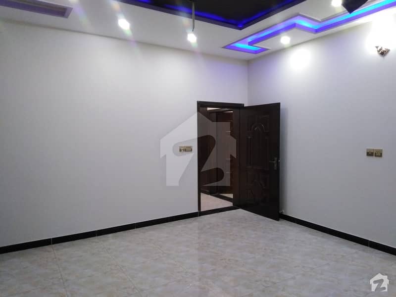 الجلیل گارڈن لاہور میں 5 کمروں کا 10 مرلہ مکان 1.6 کروڑ میں برائے فروخت۔