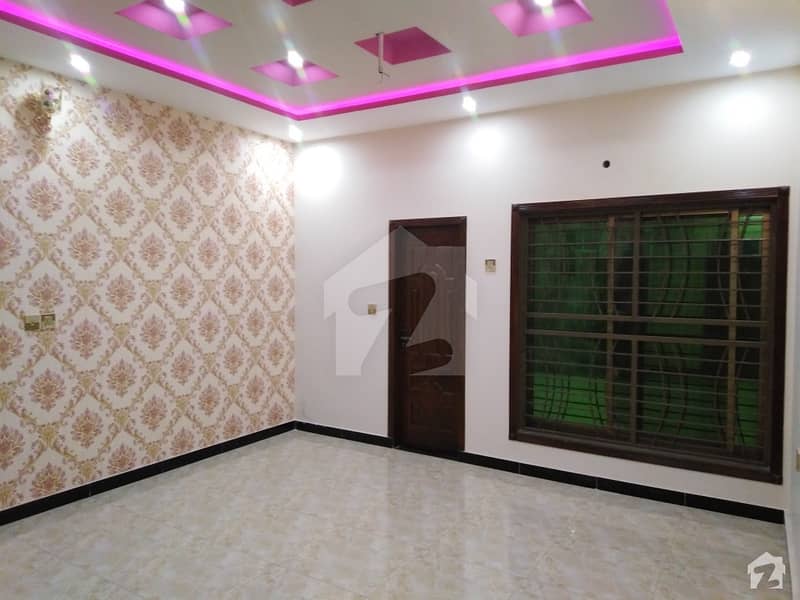 الجلیل گارڈن لاہور میں 5 کمروں کا 10 مرلہ مکان 1.6 کروڑ میں برائے فروخت۔