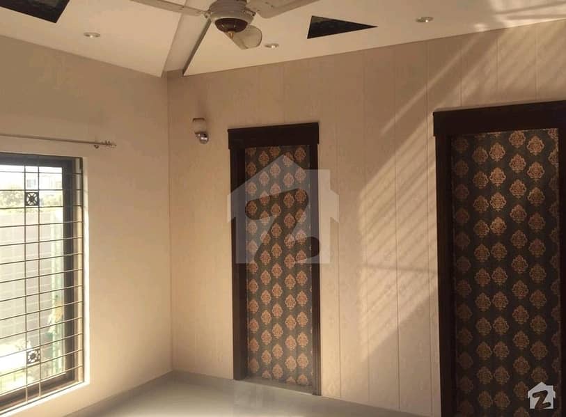 اتحاد ٹاؤن رائیونڈ روڈ لاہور میں 2 کمروں کا 5 مرلہ فلیٹ 1.1 کروڑ میں برائے فروخت۔