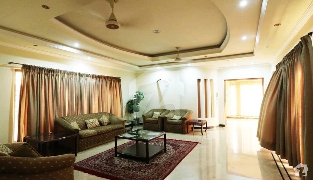 Stunning 10 Marla Upper Portion In Ali Town Available