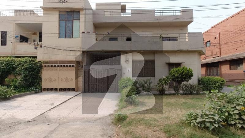 An Aesthetic Well - Built And Beautifully Finished 10 Marla House Is Available For Sale In Allama Iqbal Town - Jahanzeb Block