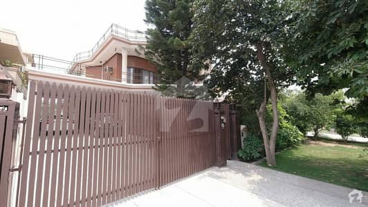 Triple Storey House Is Available For Sale In F-11/2 Double Road Islamabad Triple Storey House Is Available For Sale In F-11/2 Double Road Islamabad