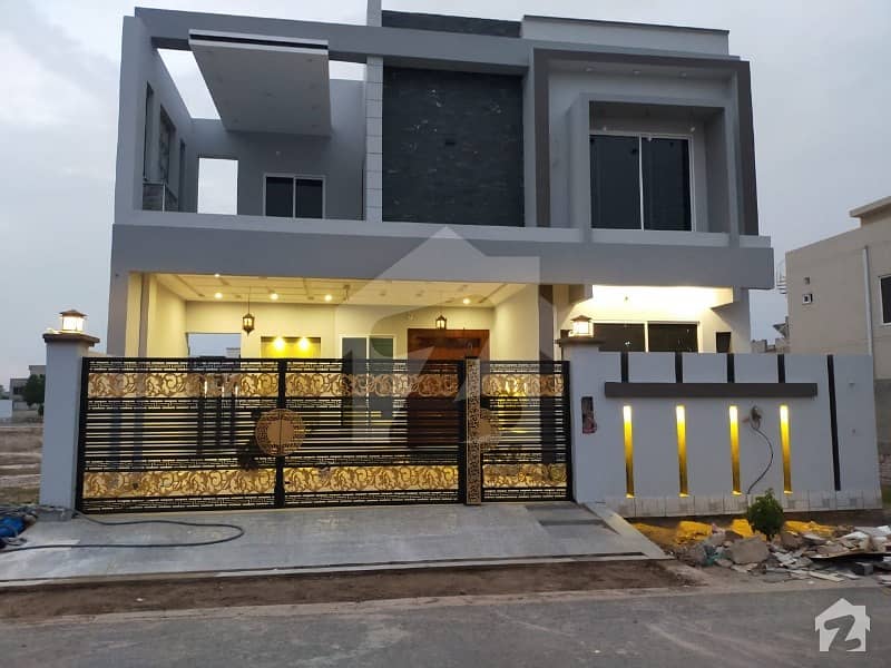 10 Marla Brand New Corner House With 2 Garage Ground Portion Available For Rent At Near To Main Gate