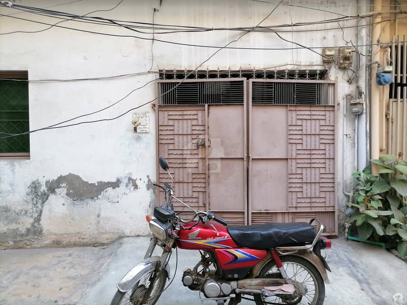 A 3 Marla Lower Portion Located In Allama Iqbal Town Is Available For Rent