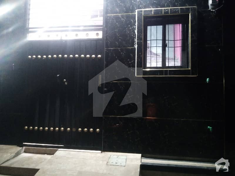 رحمت ٹاؤن جی ٹی روڈ لاہور میں 2 کمروں کا 2 مرلہ مکان 50 لاکھ میں برائے فروخت۔