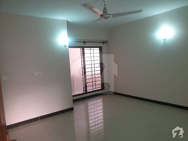 4Bed Flat for rent 9th floor askari v