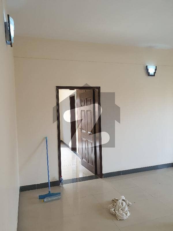 2 Bed Lounge 5th Floor Apartment For Sale