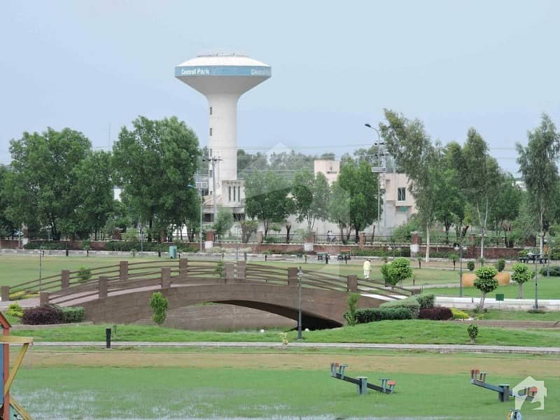 سینٹرل پارک ۔ بلاک ڈی سینٹرل پارک ہاؤسنگ سکیم لاہور میں 10 مرلہ رہائشی پلاٹ 70 لاکھ میں برائے فروخت۔