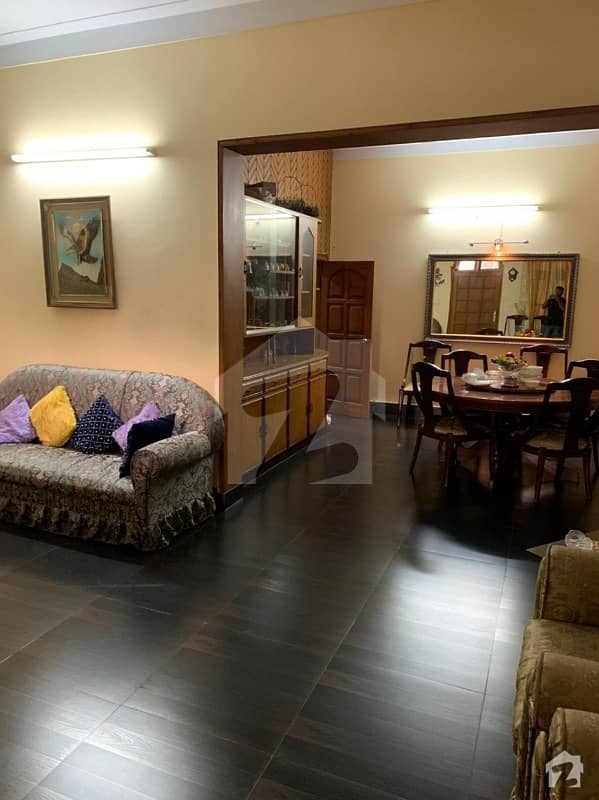 ماڈل ٹاؤن لِنک روڈ ماڈل ٹاؤن لاہور میں 6 کمروں کا 1 کنال مکان 1.5 لاکھ میں کرایہ پر دستیاب ہے۔
