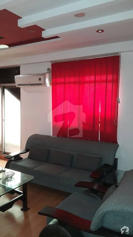 Reasonably-Priced 900 Square Feet Flat In Gulberg 5, Lahore Is Available As Of Now