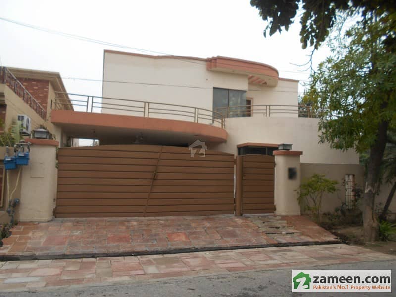 Old House For Sale In DHA Phase 3