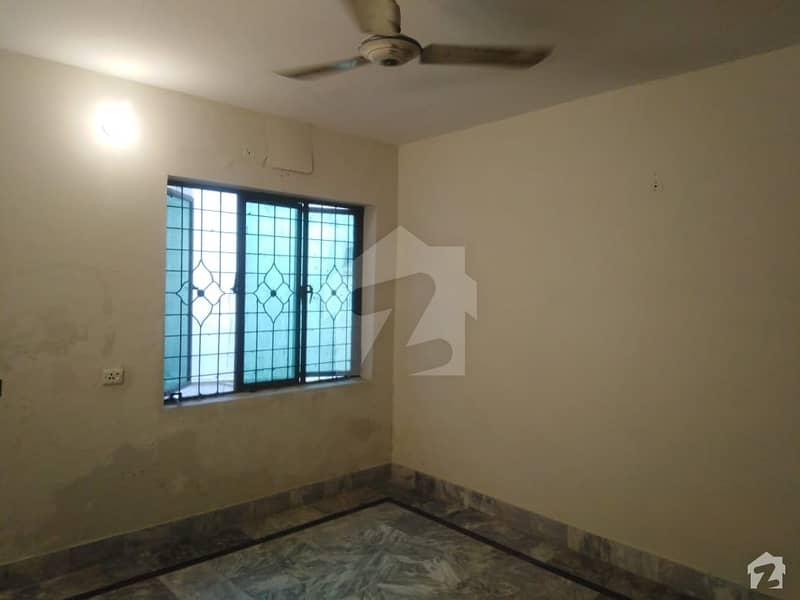 Upper Portion In Johar Town Sized 5 Marla Is Available