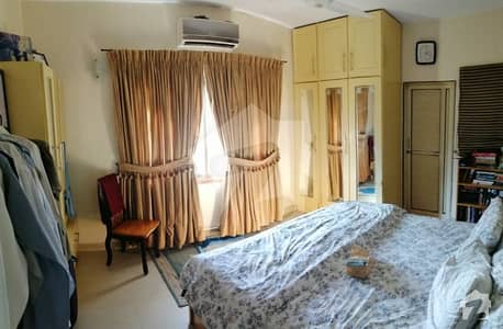Apartment Situated At Extra Ordinary Location Near Baitul Mukarram Gulshan E Iqbal Block 8