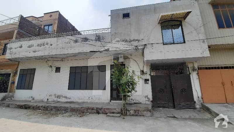 گلفشاں کالونی فیصل آباد میں 6 کمروں کا 7 مرلہ مکان 1.8 کروڑ میں برائے فروخت۔