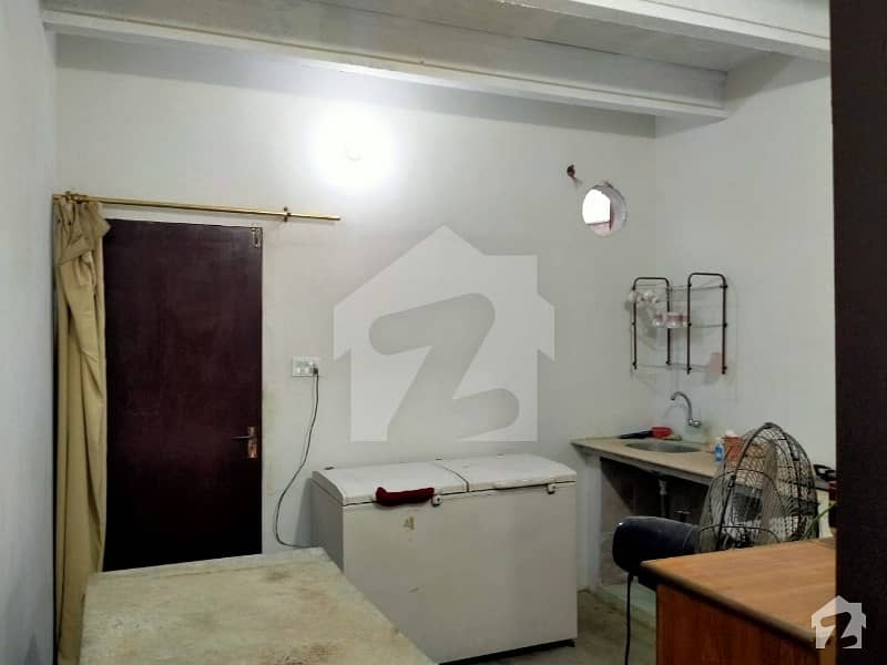 120 Square Feet Room Is Available In Affordable Price In Bufferzone - Sector 15-A/4