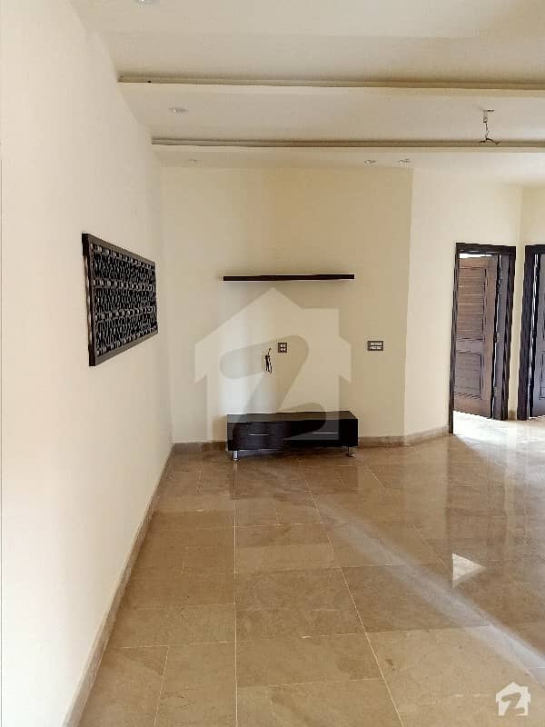 کینال پارک فیصل آباد میں 3 کمروں کا 3 مرلہ مکان 75 لاکھ میں برائے فروخت۔