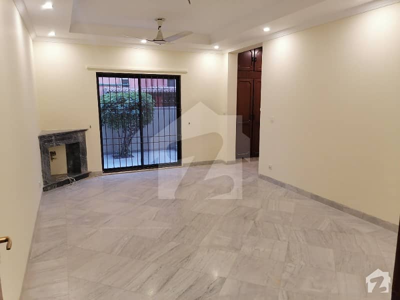 F. 11 666 Sqy Ground Portion Separate Gate 3 Beds Tiled Flooring 1.40 Lac