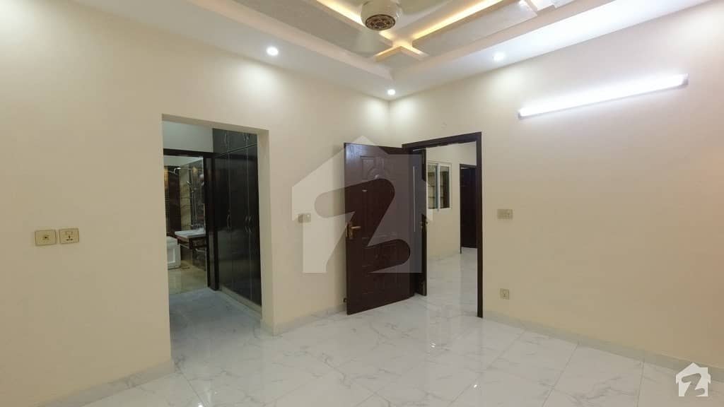 8 Marla House For Rent Available In Bahria Town - Sector B