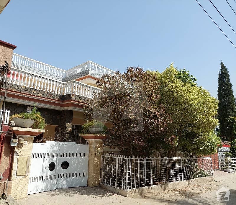 گلشن سعید راولپنڈی میں 6 کمروں کا 10 مرلہ مکان 1.8 کروڑ میں برائے فروخت۔