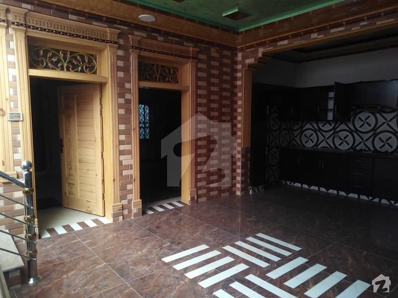 ڈلا زیک روڈ پشاور میں 7 کمروں کا 5 مرلہ مکان 1.75 کروڑ میں برائے فروخت۔