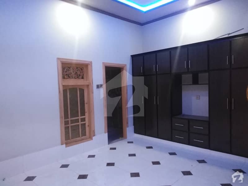 ڈلا زیک روڈ پشاور میں 7 کمروں کا 5 مرلہ مکان 1.77 کروڑ میں برائے فروخت۔