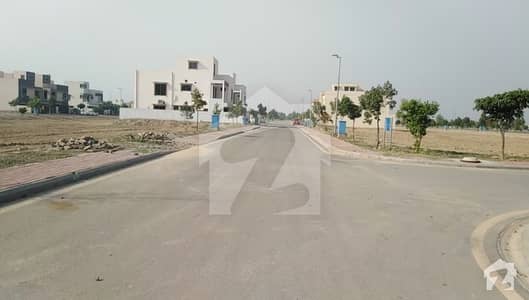 144 sq feet Ground floor shop for sale in Metro Gulf Center Bahria Town Lahore