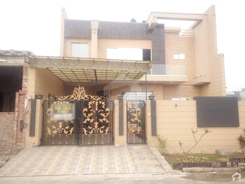 Ideal 10 Marla House has landed on market in Palm Villas, Lahore