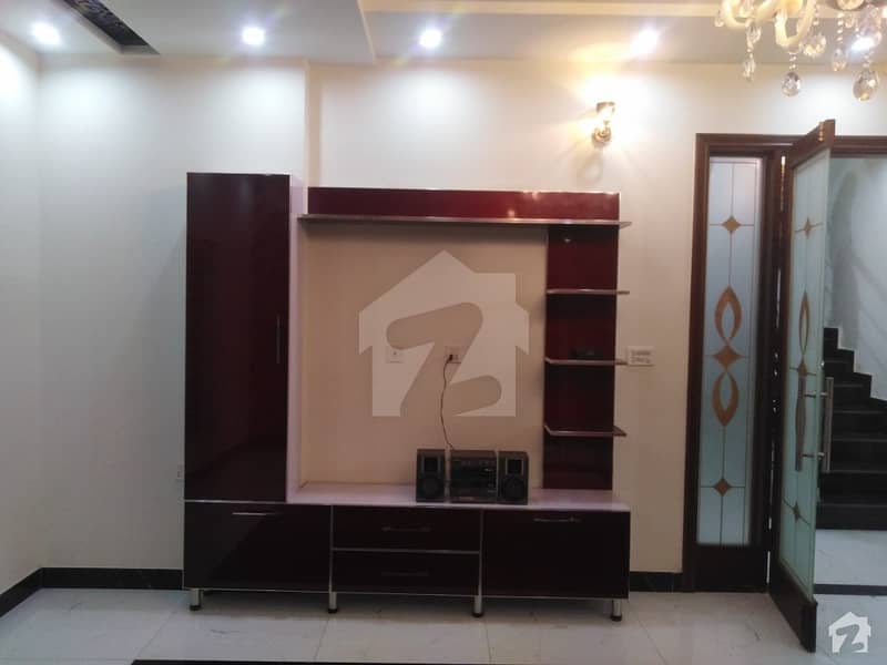 مدینہ ٹاؤن فیصل آباد میں 3 کمروں کا 5 مرلہ مکان 1 کروڑ میں برائے فروخت۔