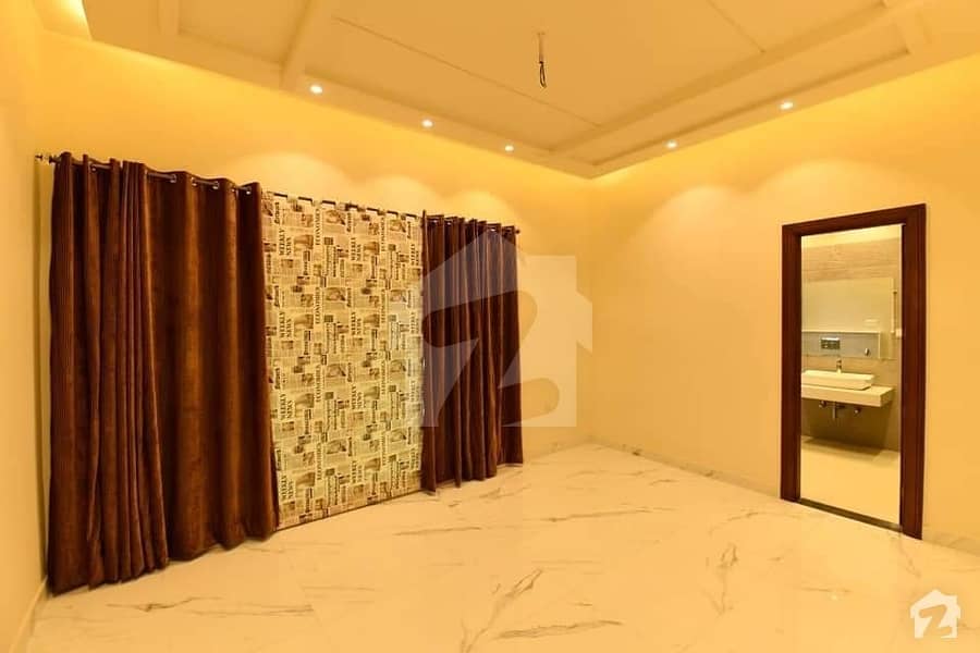 کوہ نور ٹاؤن فیصل آباد میں 5 کمروں کا 12 مرلہ مکان 95 ہزار میں کرایہ پر دستیاب ہے۔
