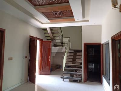 سٹی ہاؤسنگ سوسائٹی - فیز 2 سٹی ہاؤسنگ سوسائٹی فیصل آباد میں 10 مرلہ مکان 1.85 کروڑ میں برائے فروخت۔ سٹی ہاؤسنگ سوسائٹی - فیز 2 سٹی ہاؤسنگ سوسائٹی فیصل آباد میں 10 مرلہ مکان 1.85 کروڑ میں برائے فروخت۔
