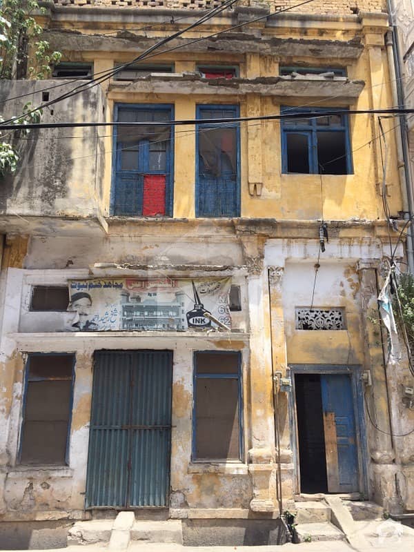 اکل گڑھ راولپنڈی میں 4 کمروں کا 4 مرلہ مکان 2.5 کروڑ میں برائے فروخت۔