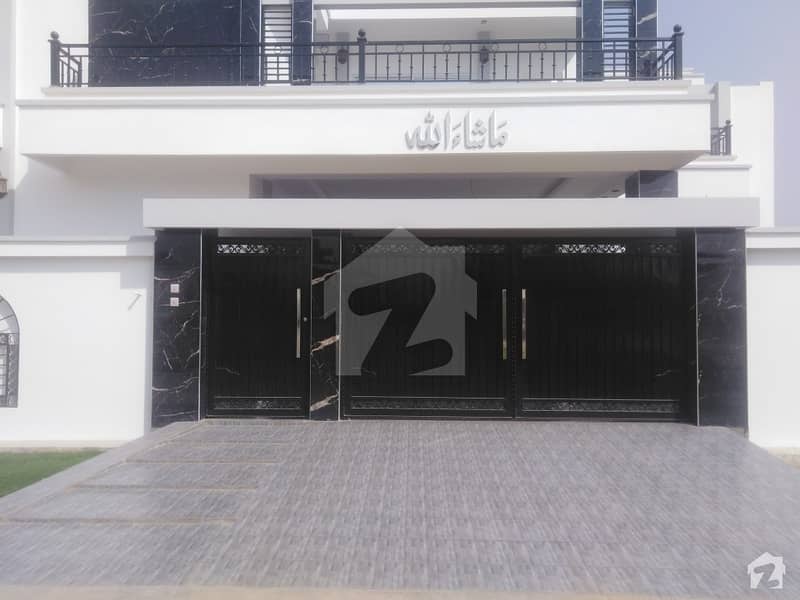 گورنمنٹ سرونٹس ہاؤسنگ سکیم بہاولپور میں 4 کمروں کا 10 مرلہ مکان 2.4 کروڑ میں برائے فروخت۔