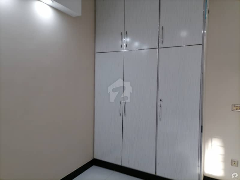 In College Road Lower Portion Sized 5 Marla For Rent