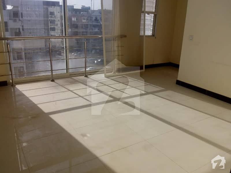 Office Of 1050 Square Feet In Dha Phase 7 Is Available