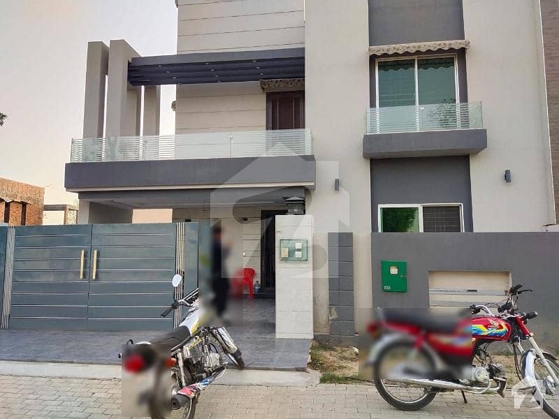 10 Marla Brand New Home Available For Sale In Bahria Orchard Southern District Raiwind Road Lahore.
