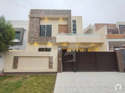 10 Marla Brand New Beautiful Solid House Near Park near Main Boulevard 10 Marla Brand New Beautiful Solid House Near Park near Main Boulevard