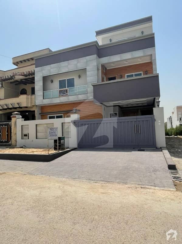 10 Marla (35x70) Brand New House For Sale