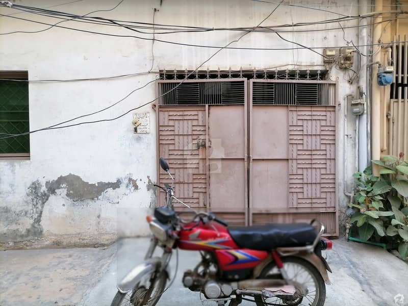Lower Portion Of 3 Marla In Allama Iqbal Town For Rent
