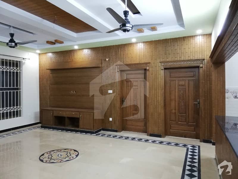 جی ۔ 13 اسلام آباد میں 6 کمروں کا 11 مرلہ مکان 1.25 لاکھ میں کرایہ پر دستیاب ہے۔