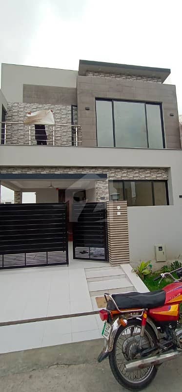 5 MARLA 3 BED ROOM HOUSE FOR SALE BRAND NEW