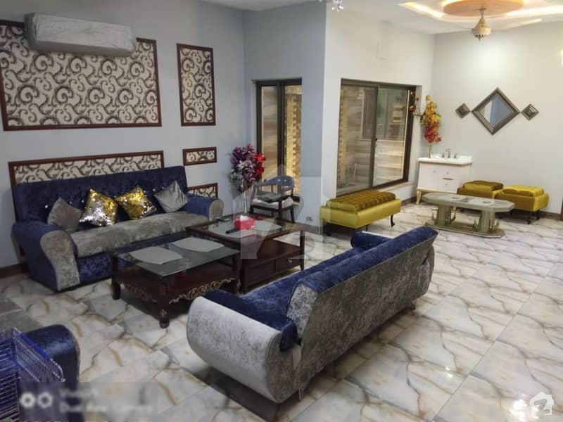 خیابان کالونی 2 فیصل آباد میں 5 کمروں کا 10 مرلہ مکان 15 ہزار میں کرایہ پر دستیاب ہے۔