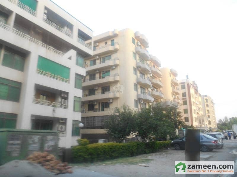 2900 Sq Ft 4 Bedroom Flat Is Available For Sale