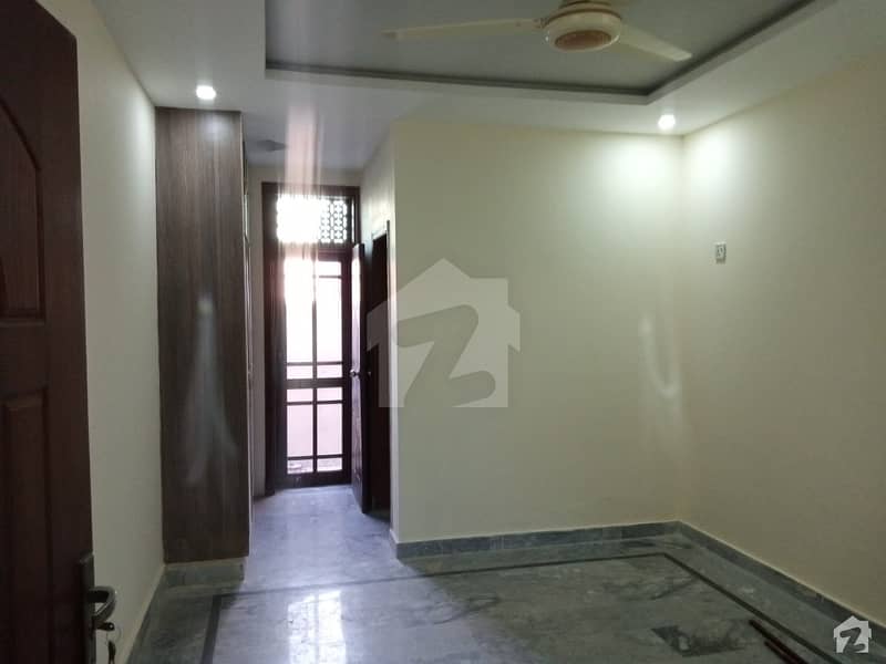 920 Square Feet Flat For Sale In G-15